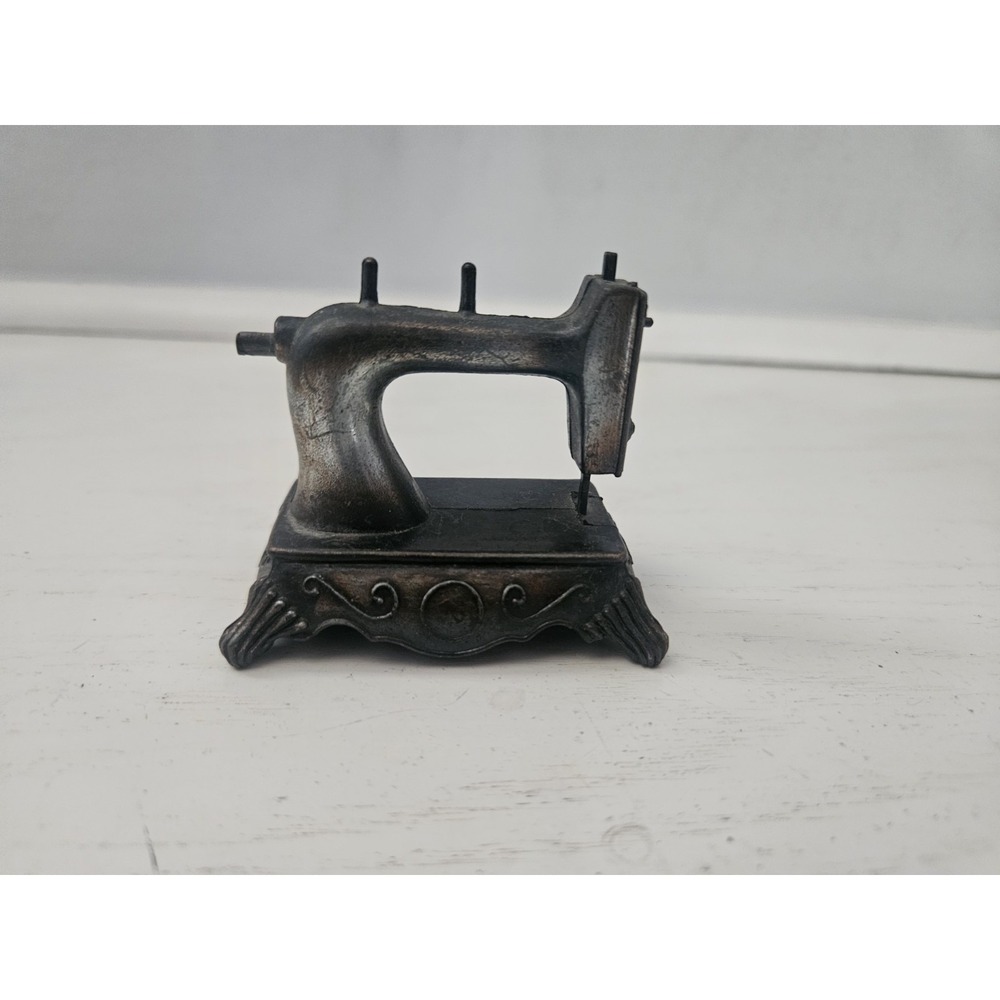 Vintage Durham Industries Metal Miniature Mini Sewing Machine Dollhoouse - Picture 1 of 6
